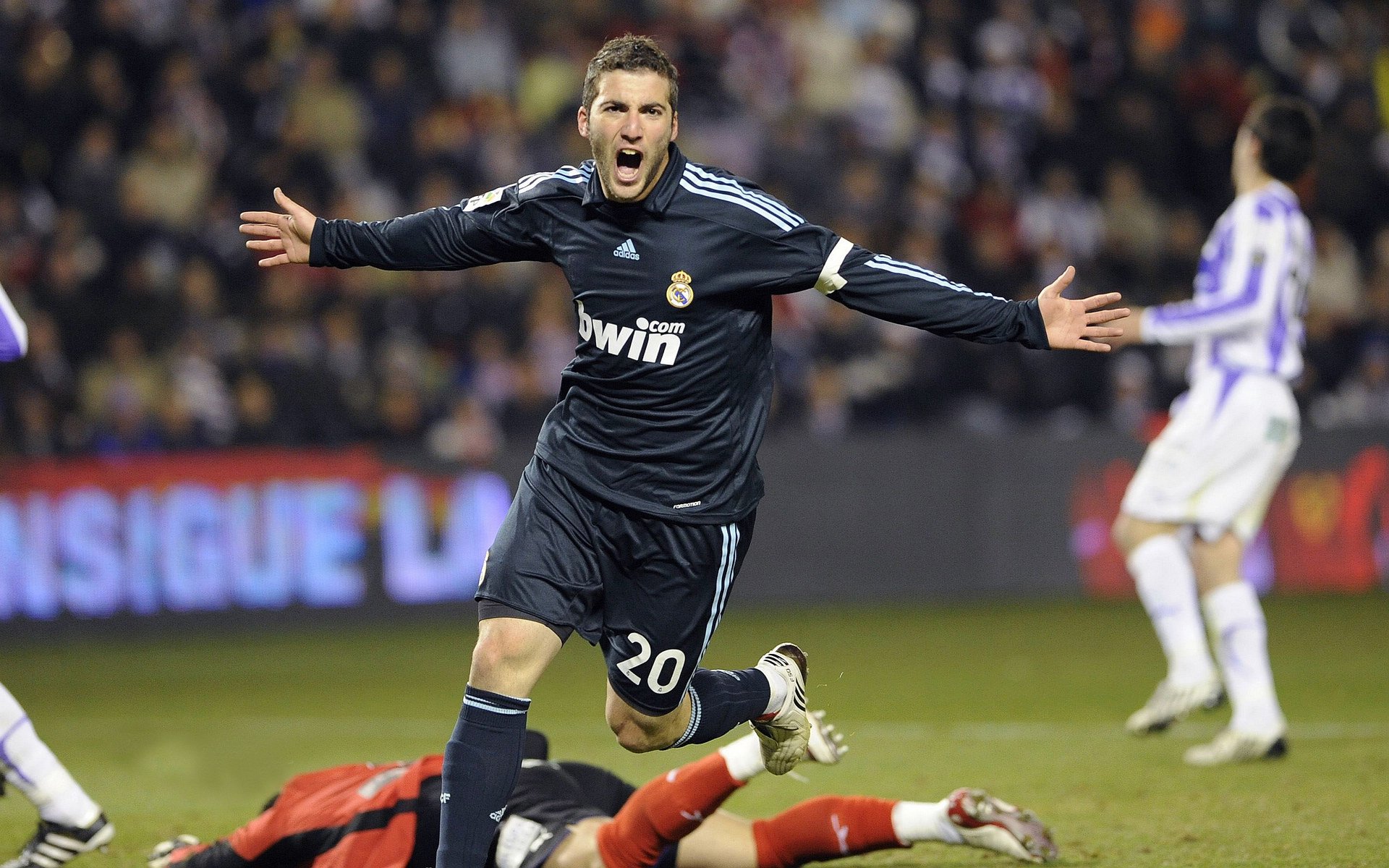 复盘精彩对决：年度最佳比赛片段精选，精彩对决是什么意思